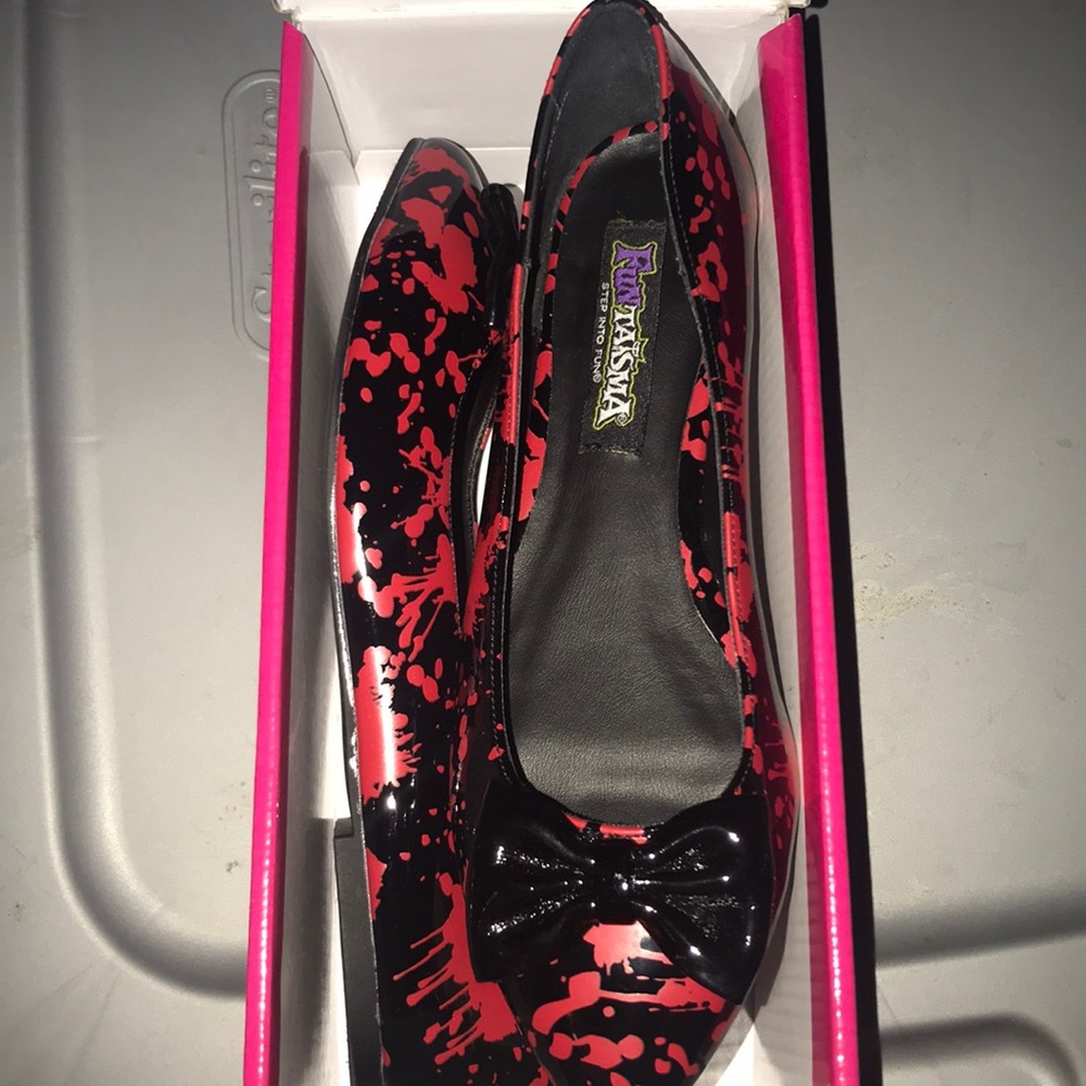 Size 6-61/2 (women’s) NEW high heel shoes